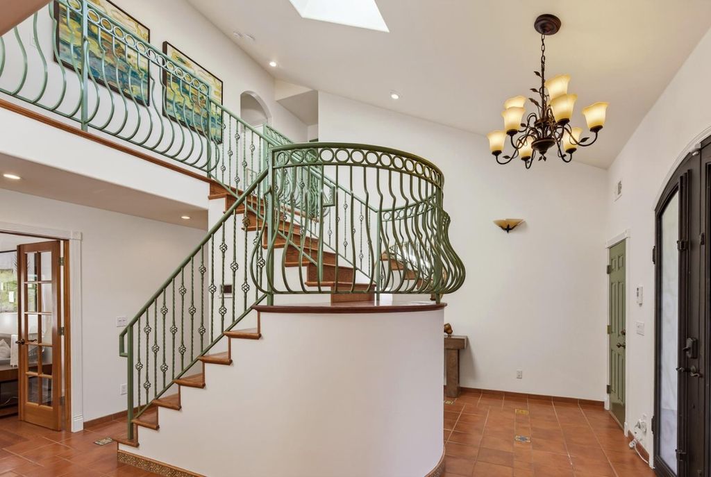 Photo of 2685 Cowper Street, Palo Alto, CA 94306 (MLS # ML82026217)