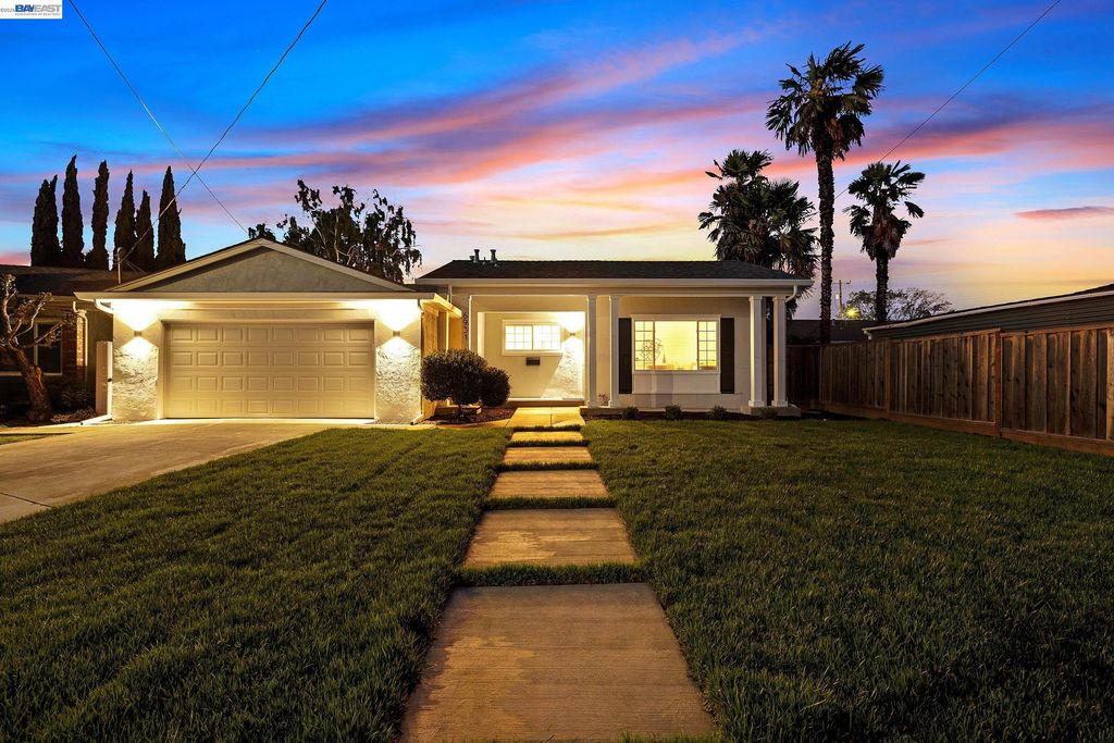 Photo of 6931 Pine Ct, Dublin, CA 94568 (MLS # 41129552)