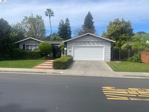 Photo of 7819 Highland Oaks Dr, Pleasanton, CA 94588 (MLS # 41128374)