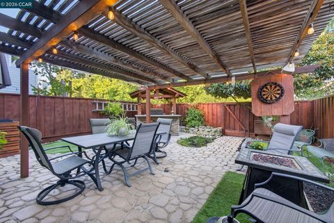 Photo of 3983 Inverness Cmn, Livermore, CA 94551 (MLS # 41132899)