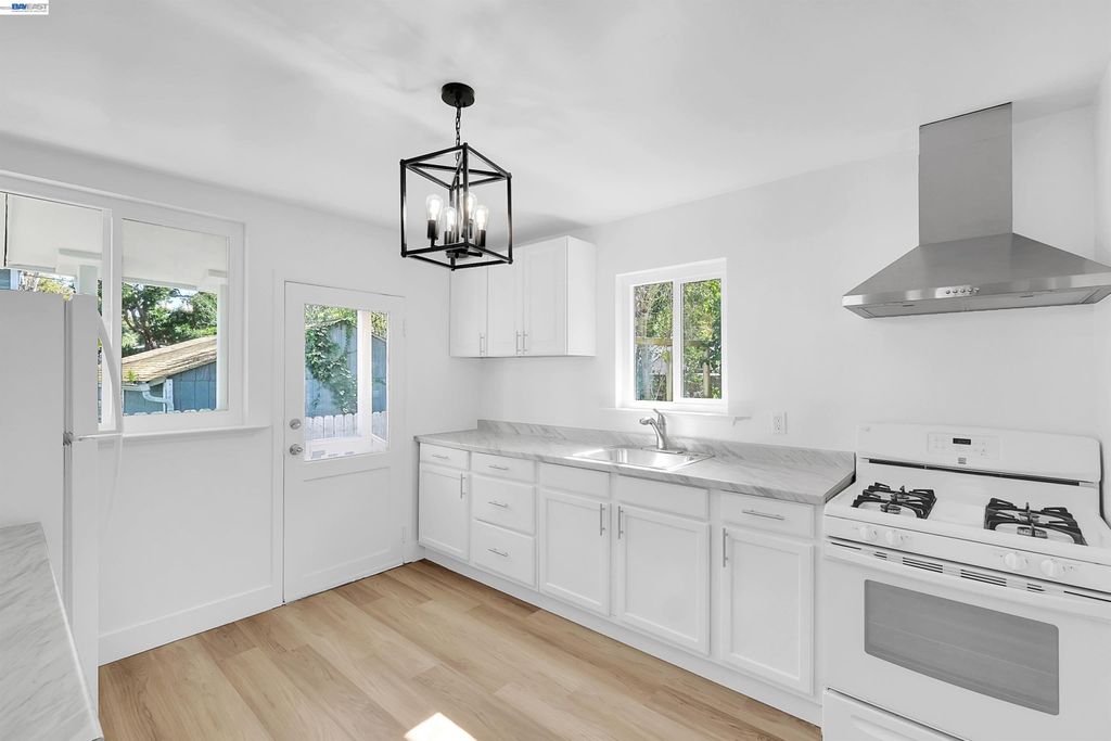 Photo of 1467 Clay St, Hayward, CA 94541 (MLS # 41127478)