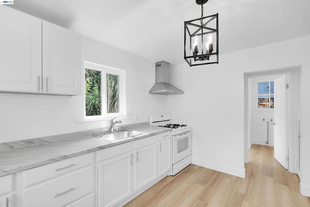 Photo of 1467 Clay St, Hayward, CA 94541 (MLS # 41127478)