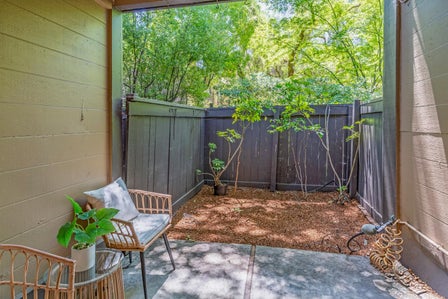 2000 ROCK ST — listing photo 5
