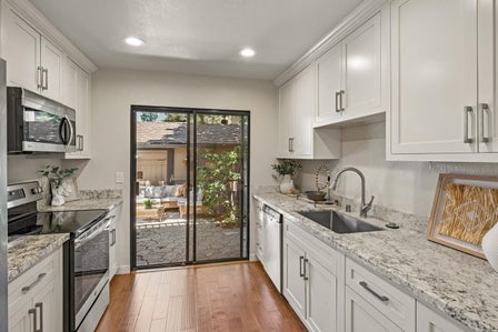 2000 ROCK ST — listing photo 8