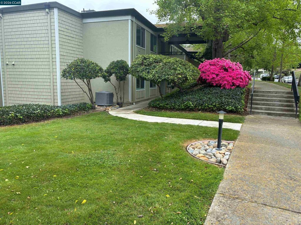 Photo of 2128 Tice Creek Dr #2, Walnut Creek, CA 94595 (MLS # 41129136)