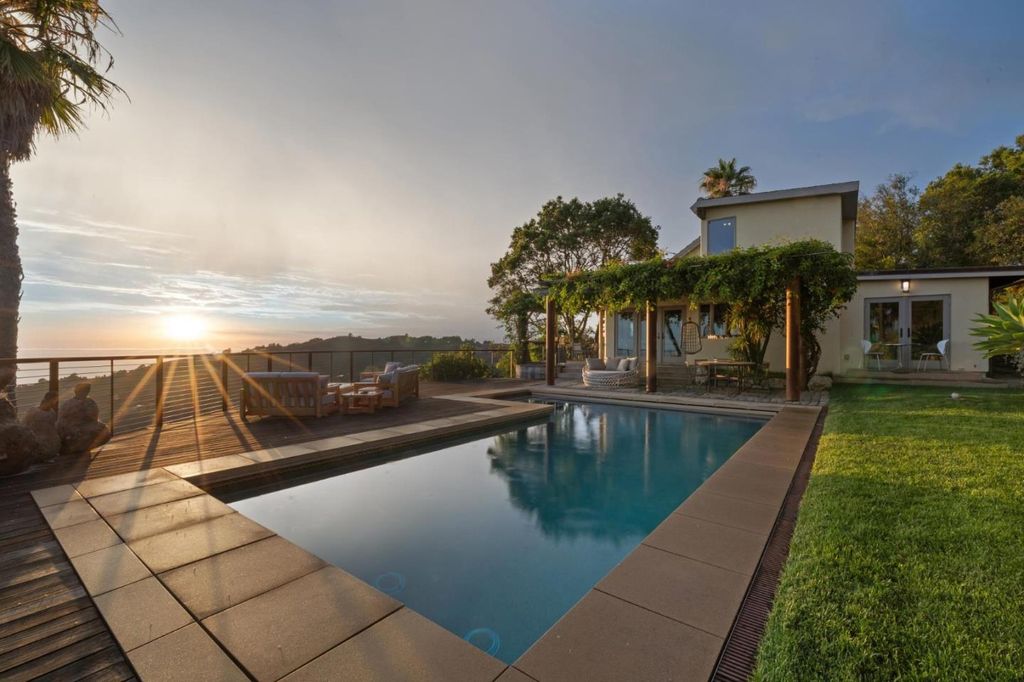 Photo of 46250 Pfeiffer Ridge Road, Big Sur, CA 93920 (MLS # ML82022342)