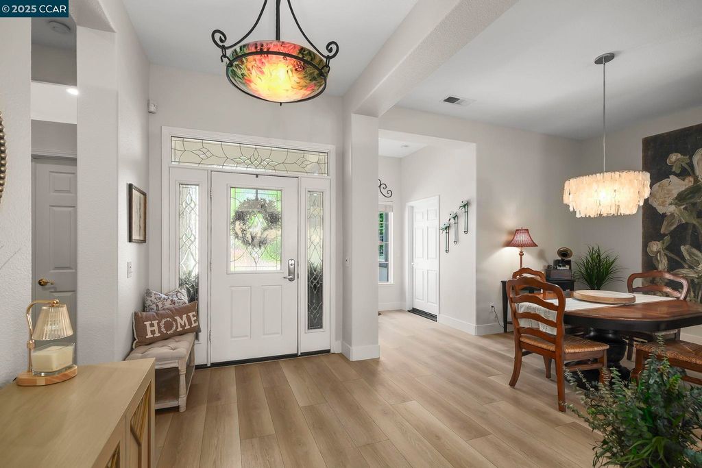 Photo of 346 Gladstone Dr, Brentwood, CA 94513 (MLS # 41116049)