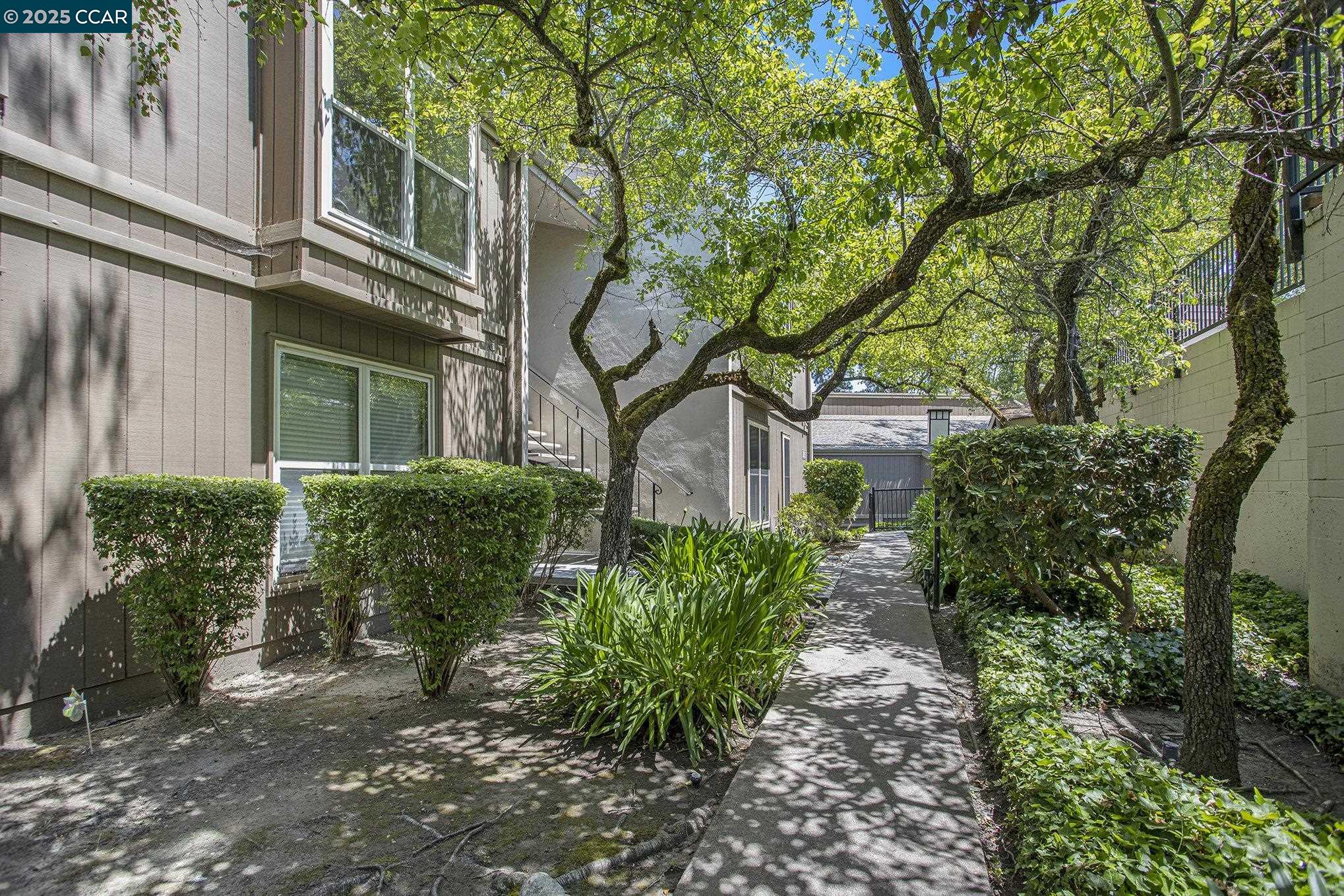 Moraga, California 94556, United States, 3 Bedrooms Bedrooms, ,2 BathroomsBathrooms,Residential,Active,154350