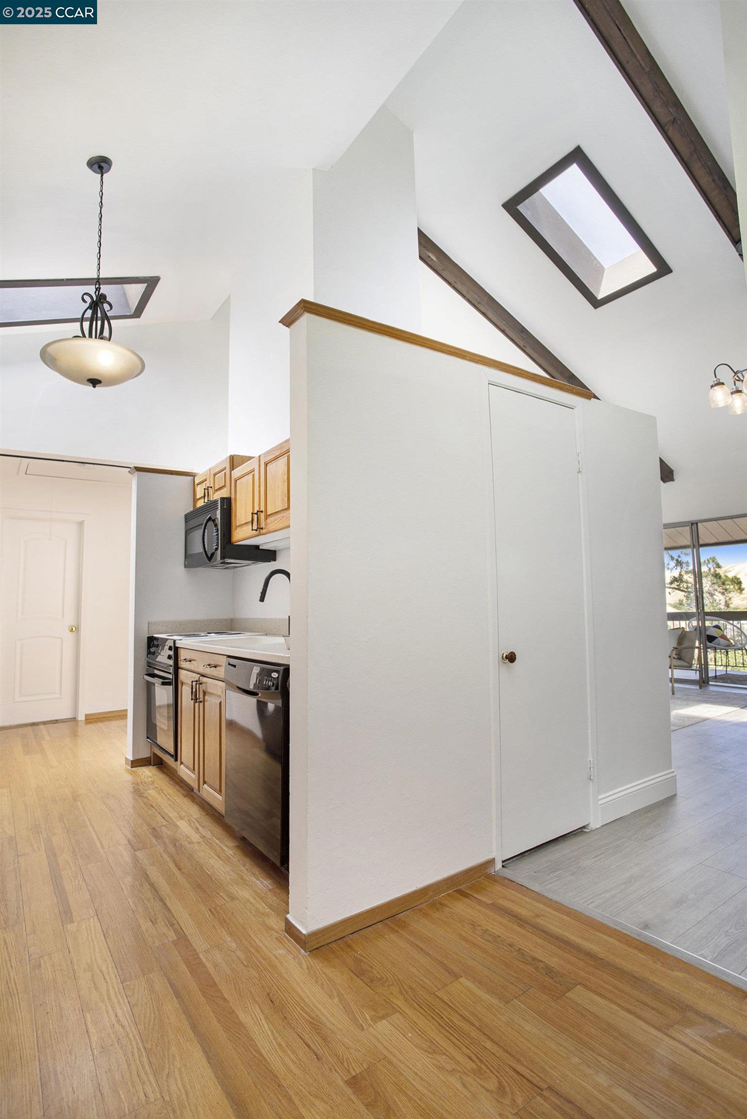 Moraga, California 94556, United States, 3 Bedrooms Bedrooms, ,2 BathroomsBathrooms,Residential,Active,154350