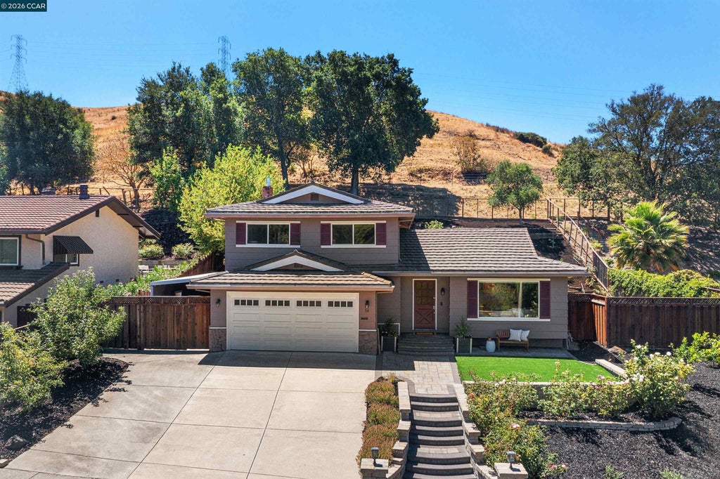 Photo of 38 Buckingham Dr, Moraga, CA 94556 (MLS # 41143504)