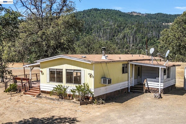 61 BLANCHARD FLAT RD, DOUGLAS CITY, CA 96024 - Image c1f68e52ebb657f2076bc90e1b91aebe/3263549338