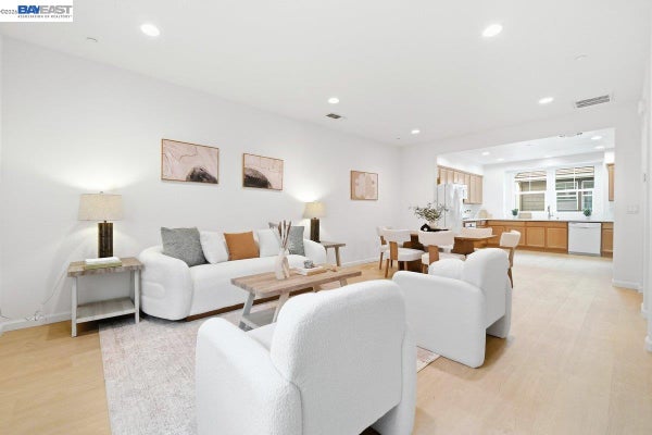 6677 S MARIPOSA LN, DUBLIN, CA 94568 - Image c2749048ea7e17c74b3fe5f0dffc17d0/3211611481