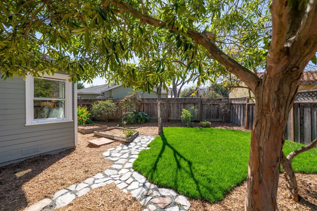 Photo of 3 Delmar Court, Redwood City, CA 94063 (MLS # ML82038561)