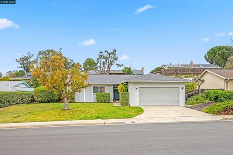 Photo of 274 Fernwood Dr, Pleasant Hill, CA 94523 (MLS # 41125742)