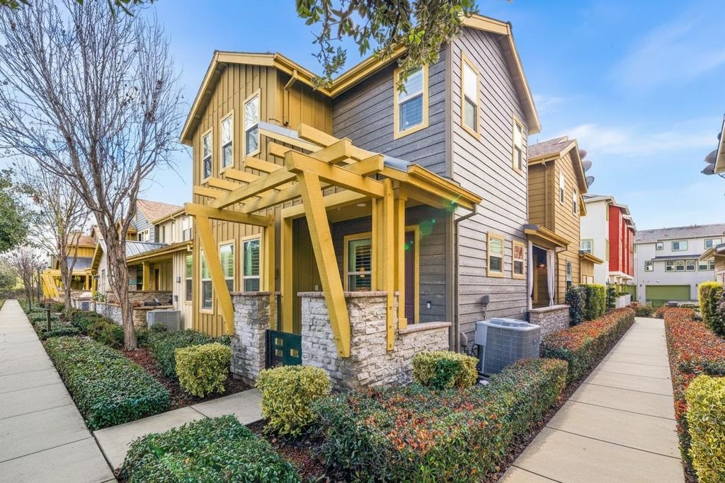 Photo of 253 Fennel Way, Livermore, CA 94551 (MLS # 41120344)