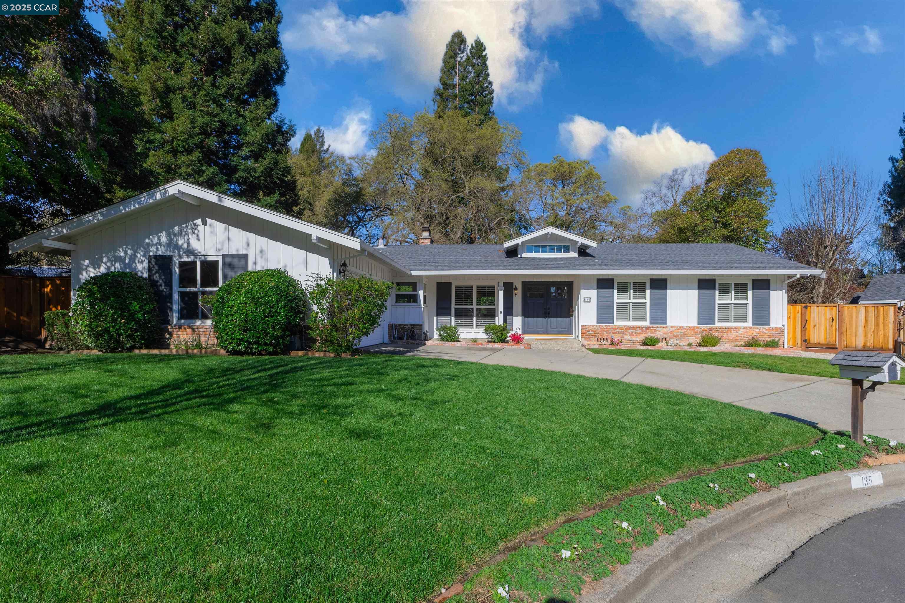135 Glen Ct
