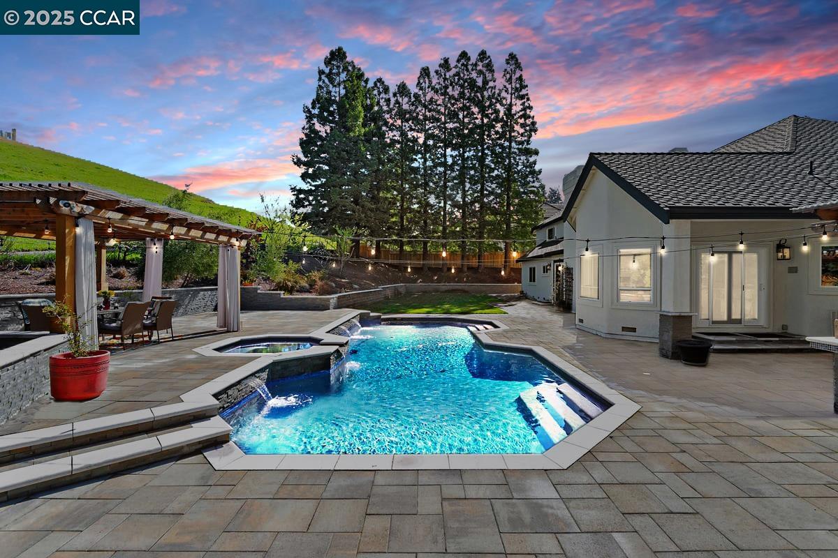 5333 Blackhawk Dr