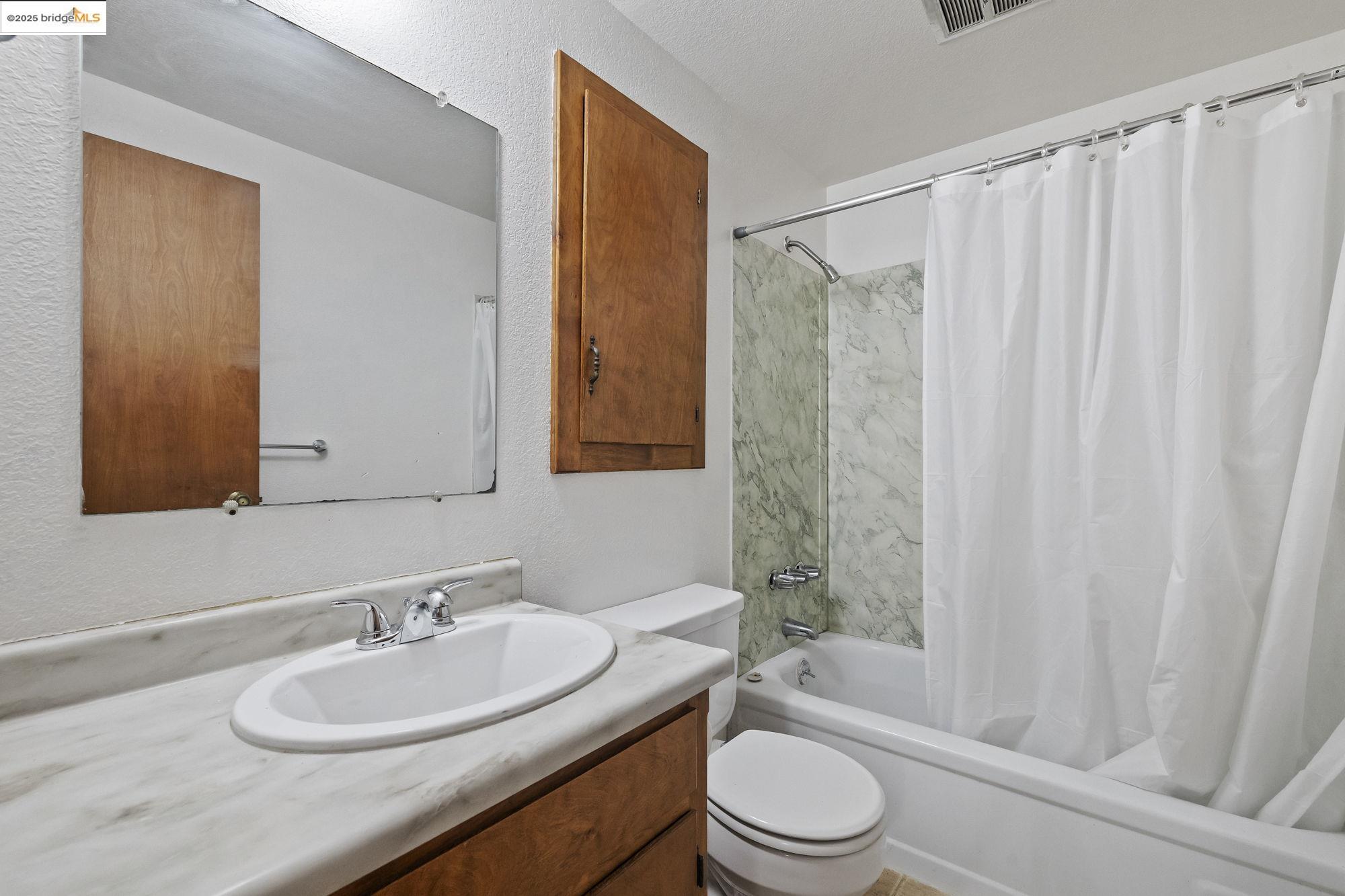 Tuolumne, California 95379, United States, 3 Bedrooms Bedrooms, ,3 BathroomsBathrooms,Residential,Active,205385