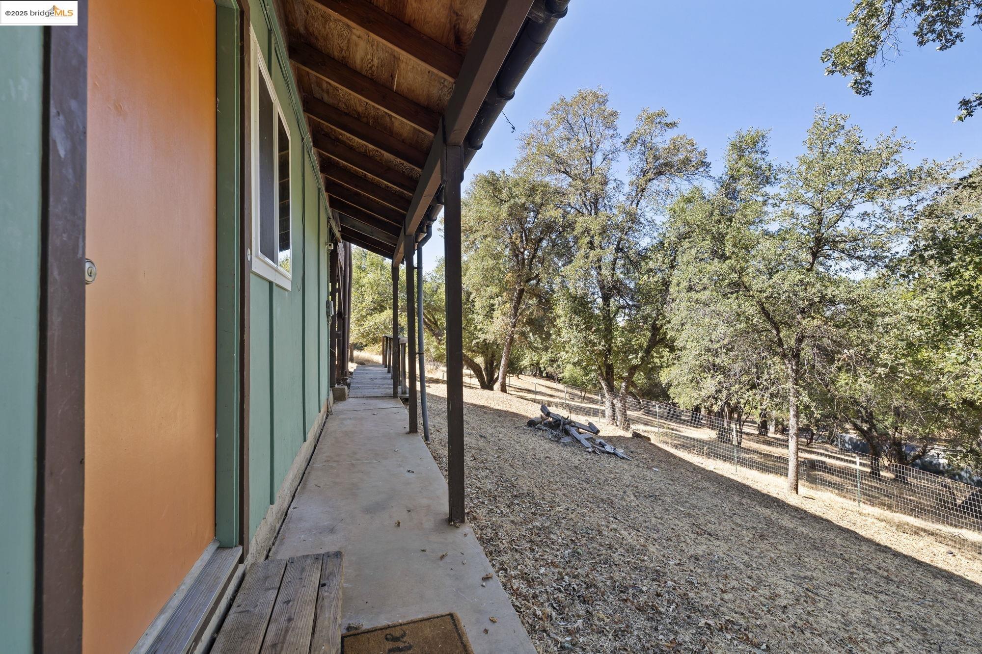 Tuolumne, California 95379, United States, 3 Bedrooms Bedrooms, ,3 BathroomsBathrooms,Residential,Active,205385