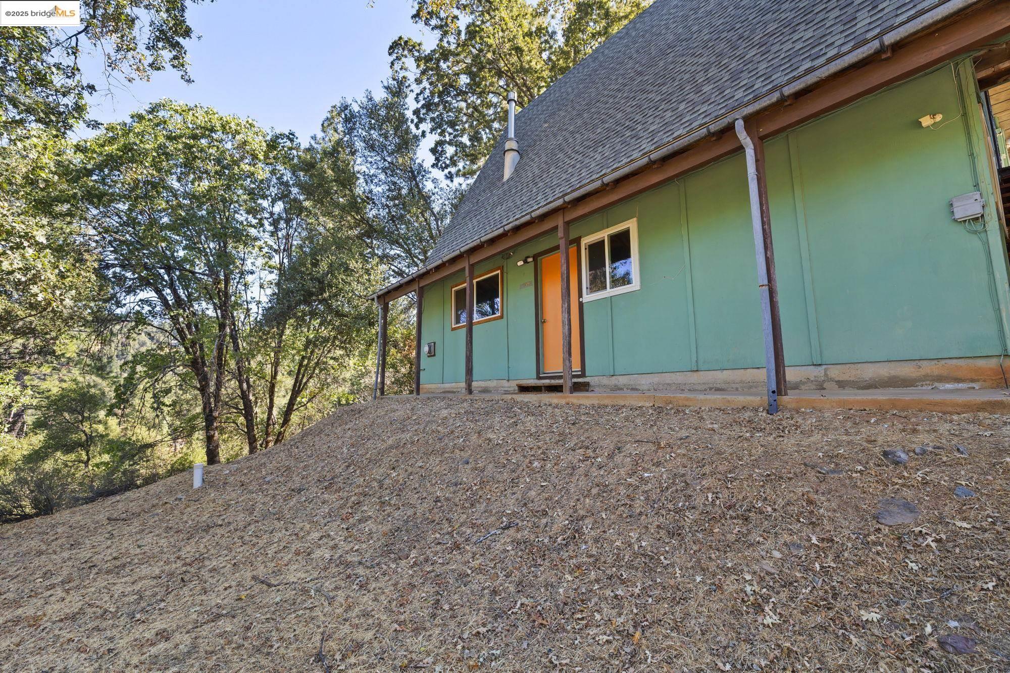 Tuolumne, California 95379, United States, 3 Bedrooms Bedrooms, ,3 BathroomsBathrooms,Residential,Active,205385