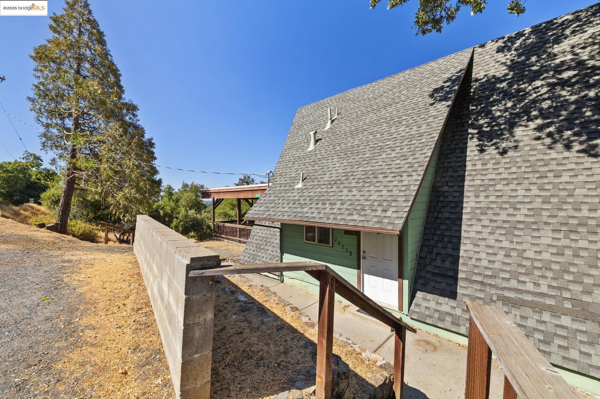 Tuolumne, California 95379, United States, 3 Bedrooms Bedrooms, ,3 BathroomsBathrooms,Residential,Active,205385