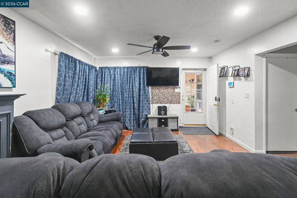 Photo of 1954 N 6Th St, Concord, CA 94519 (MLS # 41127623)