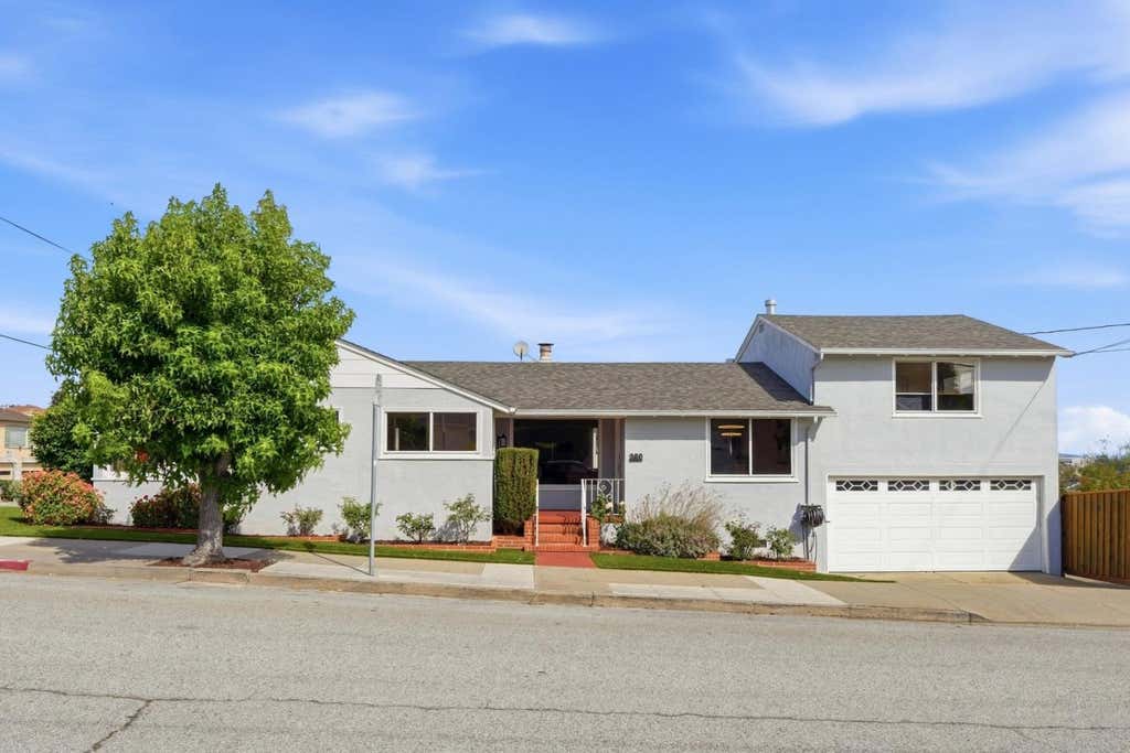 Photo of 380 Chadbourne Avenue, Millbrae, CA 94030 (MLS # ML82055406)