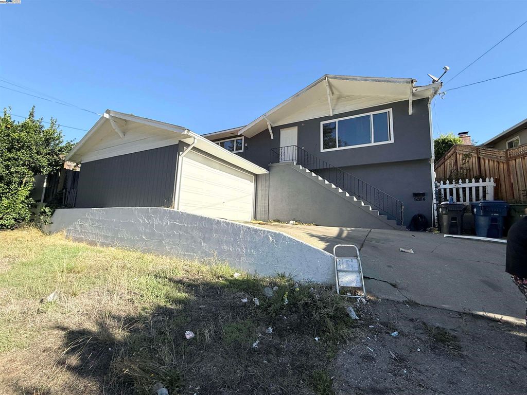 Photo of 5084 Seaview Ave, Castro Valley, CA 94546 (MLS # 41116149)
