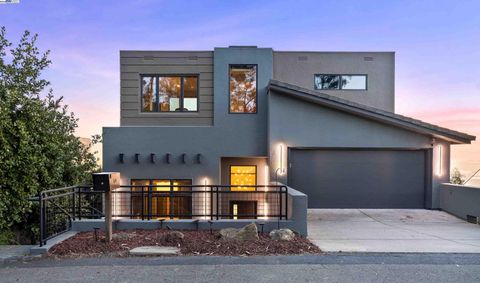 103 Diablo Dr Oakland CA 94611