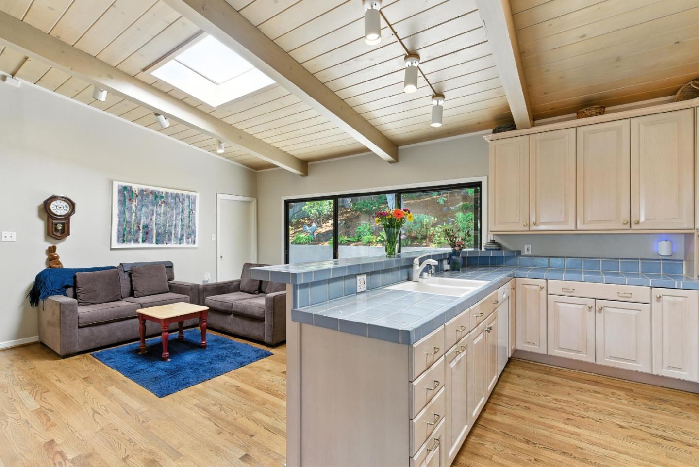 San Carlos, California 94070, United States, 4 Bedrooms Bedrooms, ,4 BathroomsBathrooms,Residential,Active,177573