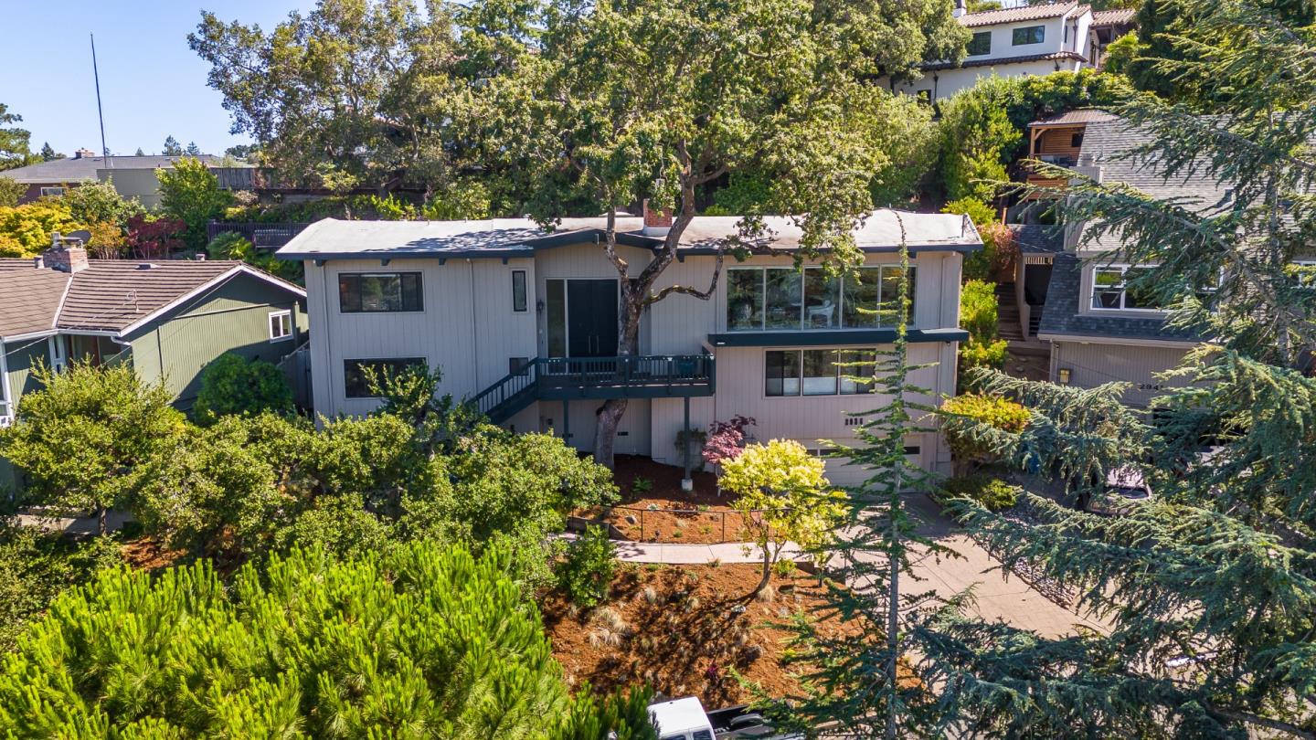 San Carlos, California 94070, United States, 4 Bedrooms Bedrooms, ,4 BathroomsBathrooms,Residential,Active,177573