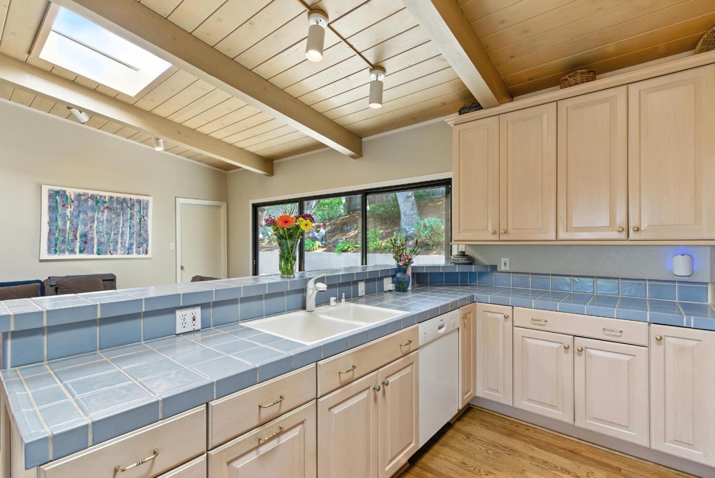 San Carlos, California 94070, United States, 4 Bedrooms Bedrooms, ,4 BathroomsBathrooms,Residential,Active,177573