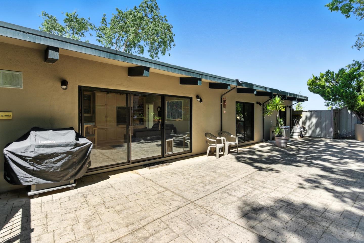 San Carlos, California 94070, United States, 4 Bedrooms Bedrooms, ,4 BathroomsBathrooms,Residential,Active,177573