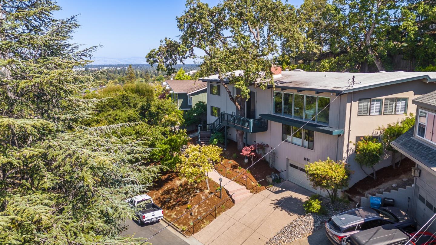 San Carlos, California 94070, United States, 4 Bedrooms Bedrooms, ,4 BathroomsBathrooms,Residential,Active,177573