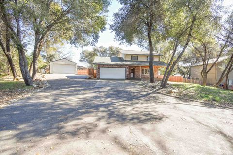 Photo of 21687 Paseo De Los Portales Rd, Sonora, CA 95370 (MLS # 41123312)