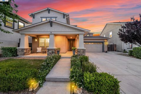 2305 Augusta Ave Tracy CA 95377