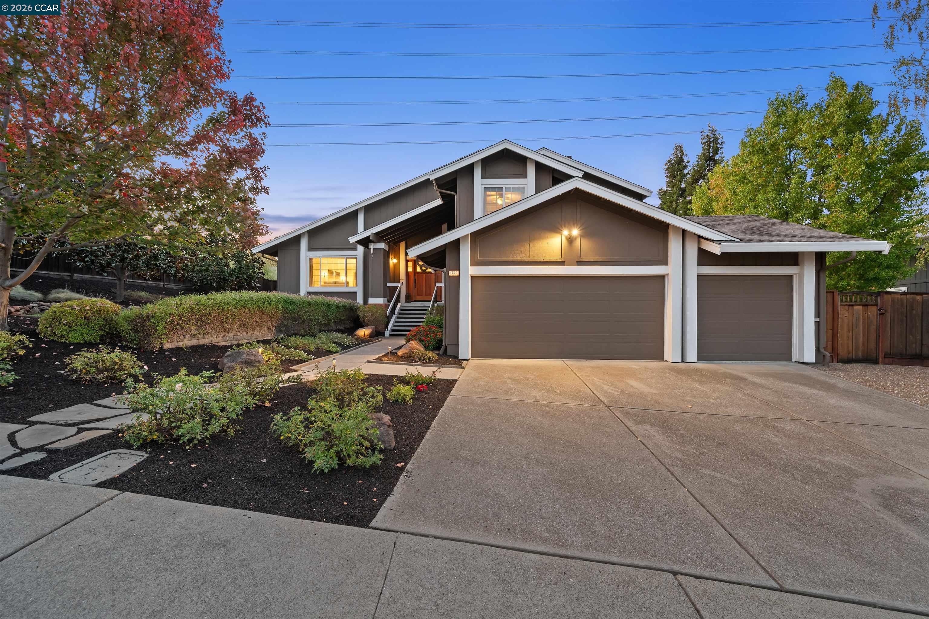 1409 Stonehedge Dr