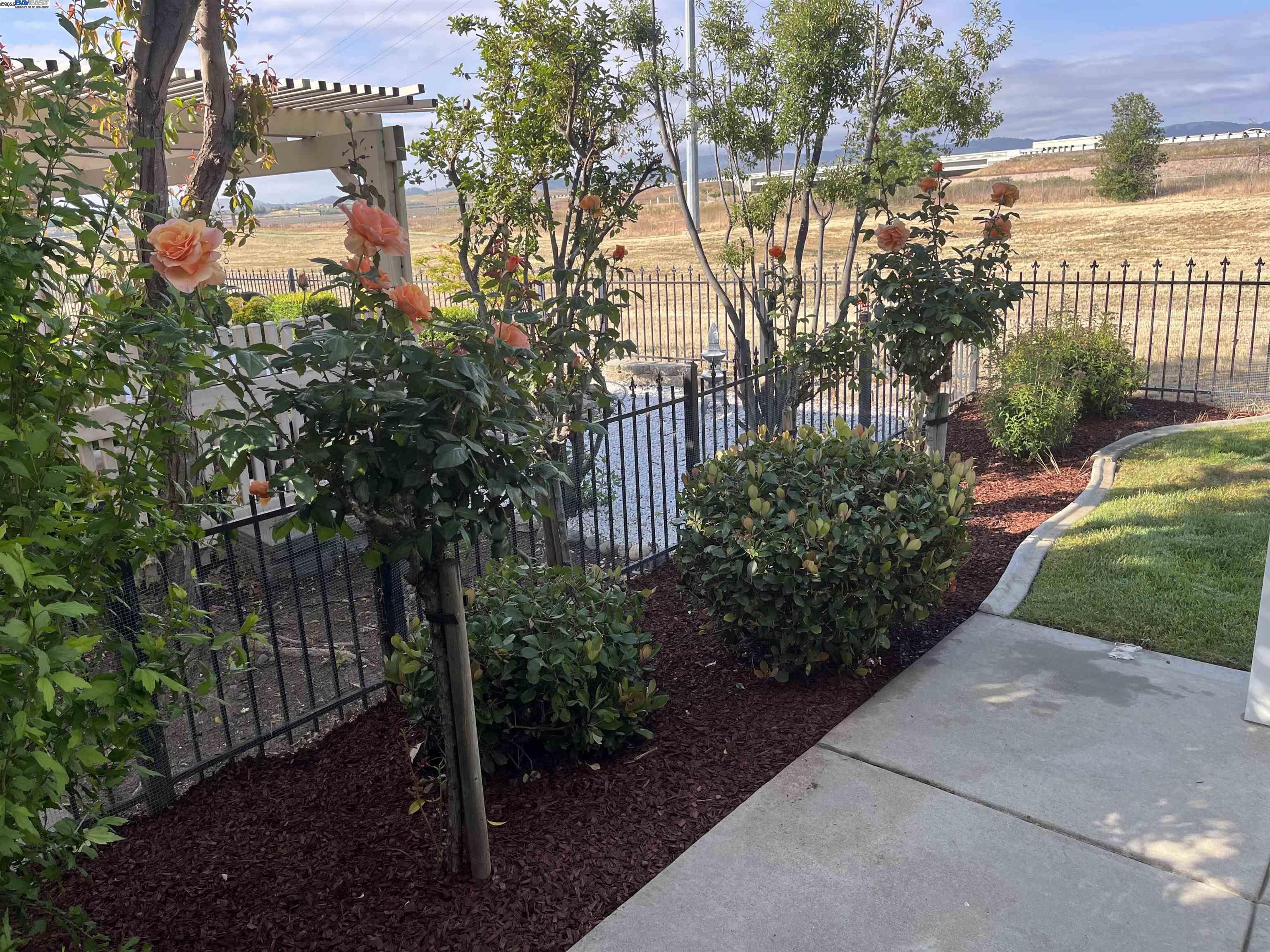 Brentwood, California 94513, United States, 2 Bedrooms Bedrooms, ,3 BathroomsBathrooms,Residential,Contingent,114402