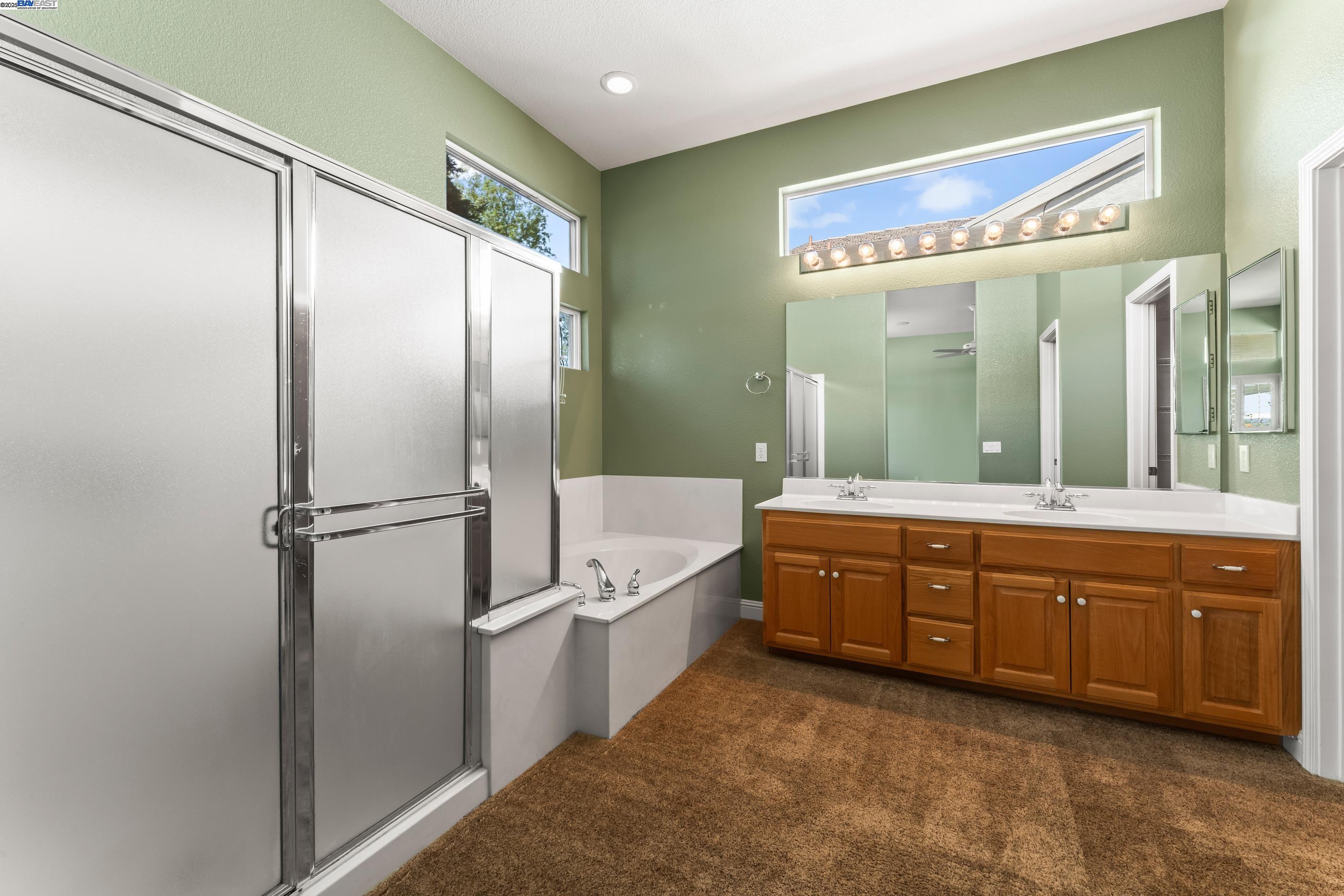 Brentwood, California 94513, United States, 2 Bedrooms Bedrooms, ,3 BathroomsBathrooms,Residential,Contingent,114402