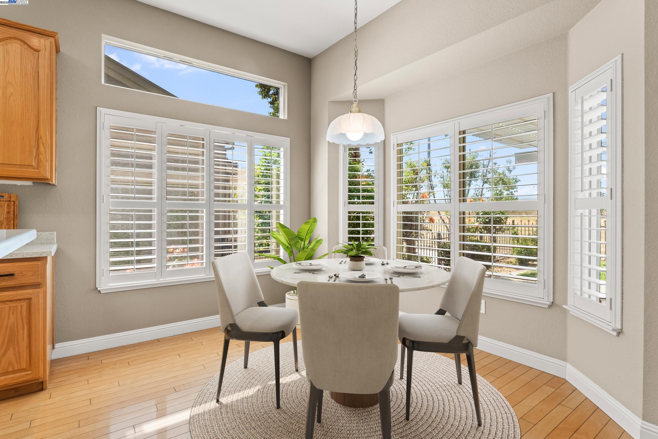 Brentwood, California 94513, United States, 2 Bedrooms Bedrooms, ,3 BathroomsBathrooms,Residential,Contingent,114402