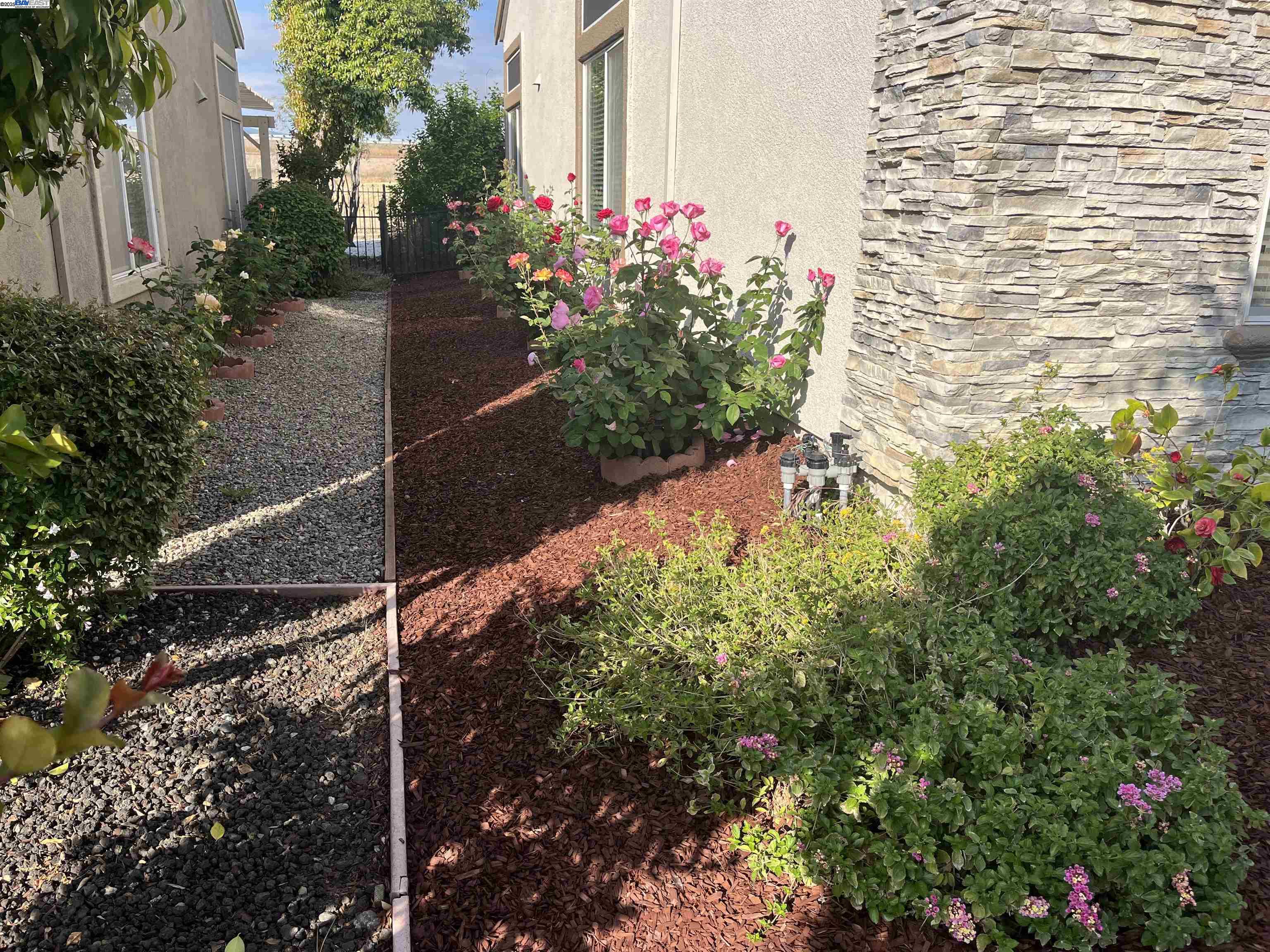 Brentwood, California 94513, United States, 2 Bedrooms Bedrooms, ,3 BathroomsBathrooms,Residential,Contingent,114402