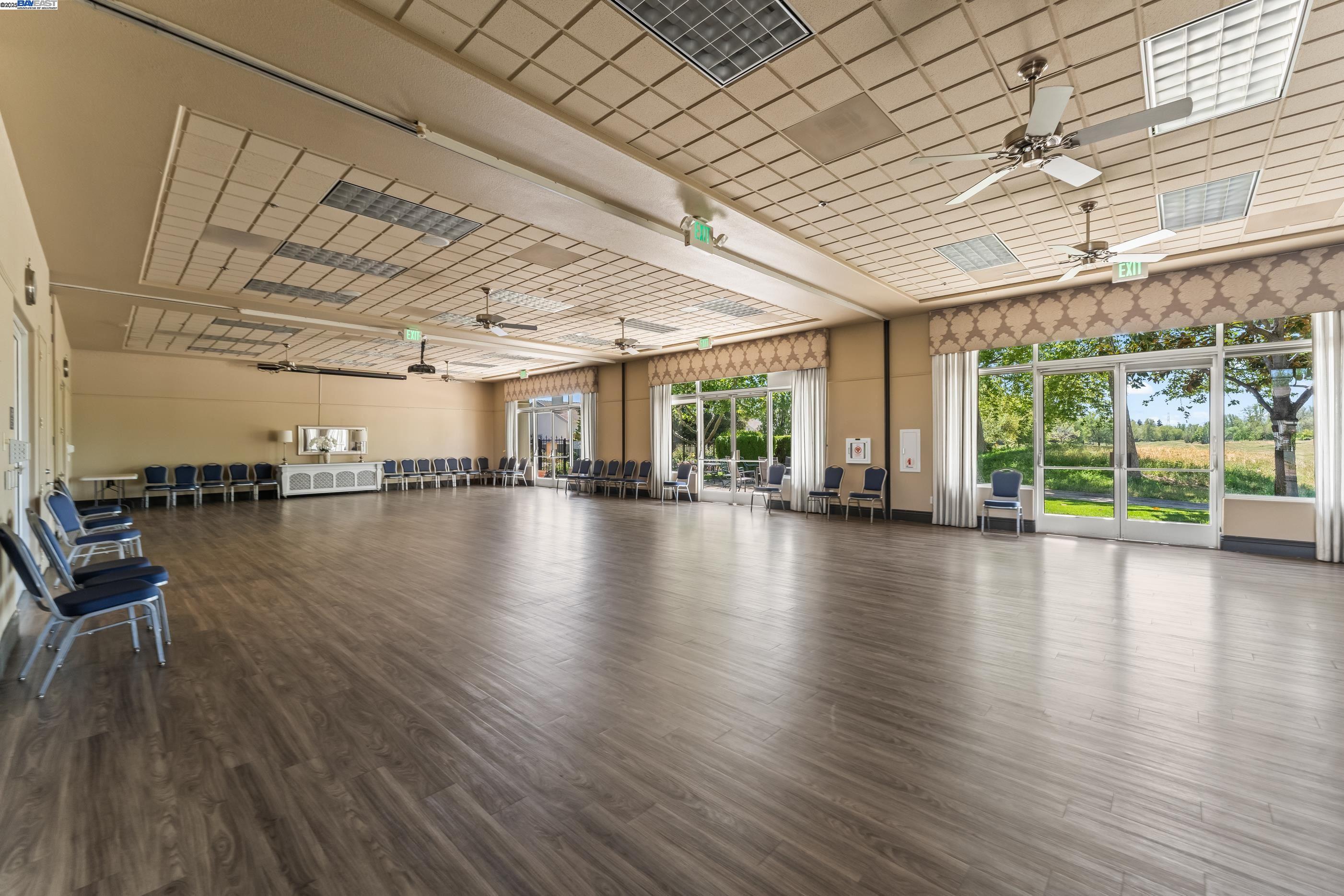 Brentwood, California 94513, United States, 2 Bedrooms Bedrooms, ,3 BathroomsBathrooms,Residential,Contingent,114402