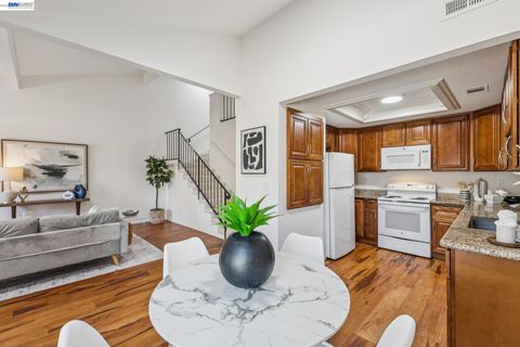 Photo of 607 Morgan Cmn, Livermore, CA 94551 (MLS # 41131211)