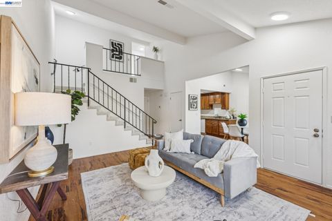 Photo of 607 Morgan Cmn, Livermore, CA 94551 (MLS # 41131211)