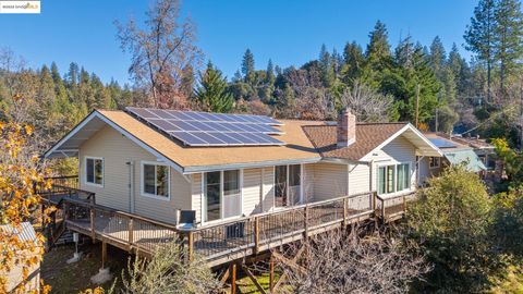 Photo of 20330 Westview Dr, Tuolumne, CA 95379 (MLS # 41119360)