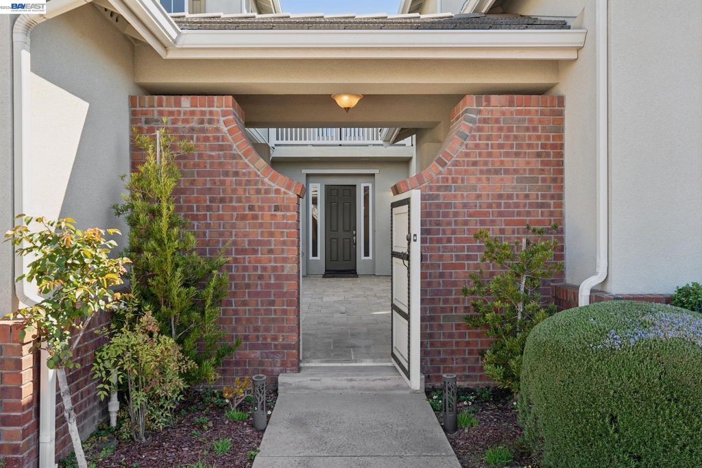 Photo of 130 Arundel Dr, Hayward, CA 94542 (MLS # 41127425)