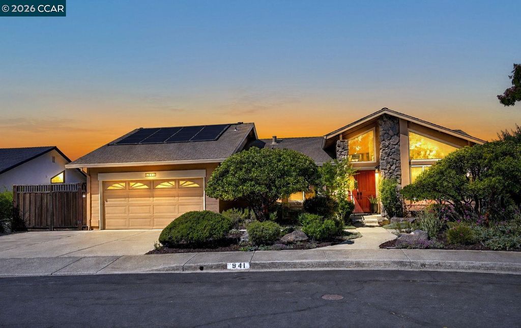 Photo of 941 Tyler Ct, Concord, CA 94518 (MLS # 41135640)
