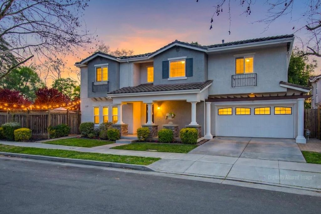 Photo of 1269 Delmas, San Jose, CA 95125 (MLS # ML82038386)