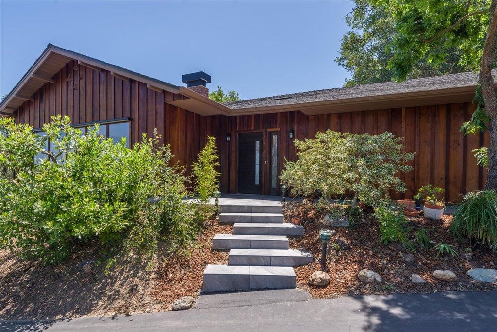 Photo of 365 Alamos Road, Portola Valley, CA 94028 (MLS # ML82047359)