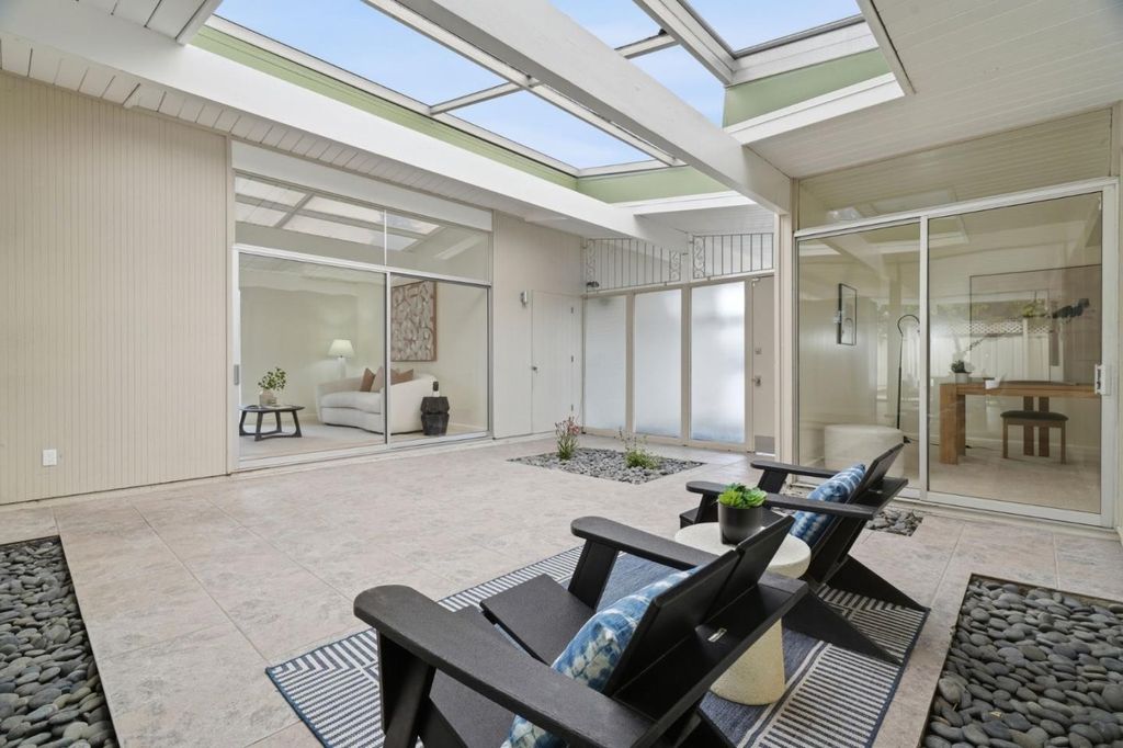 Photo of 625 W Remington Drive, Sunnyvale, CA 94087 (MLS # ML82041105)